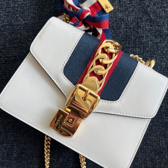 Super good condition Gucci sylvie bag small - Picture 2 of 11